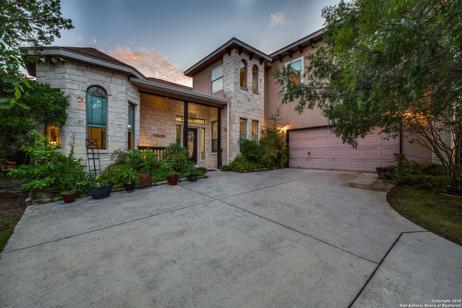 16411 Yaupon Valley, Helotes, TX 78023
