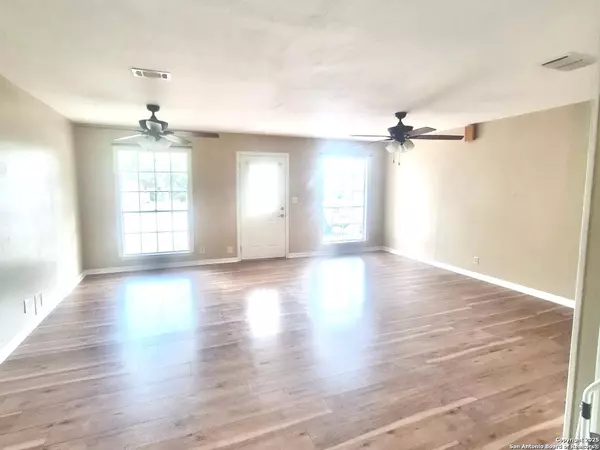San Antonio, TX 78249,6811 Spring Manor