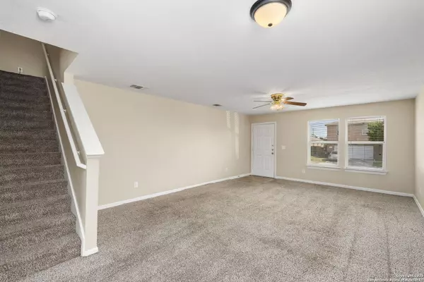 San Antonio, TX 78244,6335 fence crossing