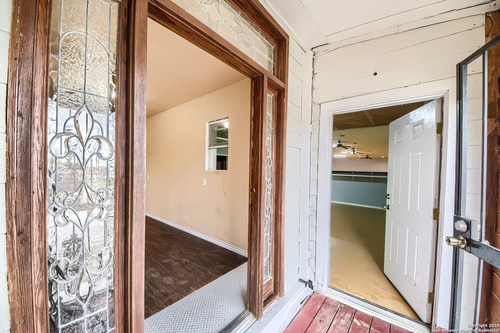 Somerset, TX 78069,19015 K