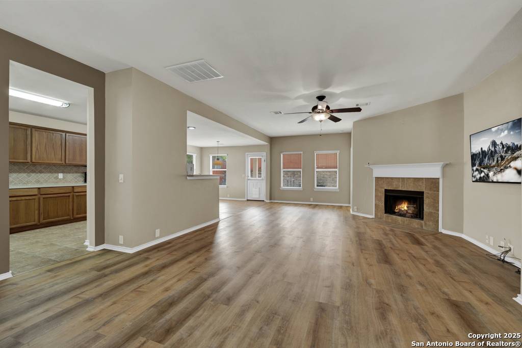 15619 hastings, Selma, TX 78154