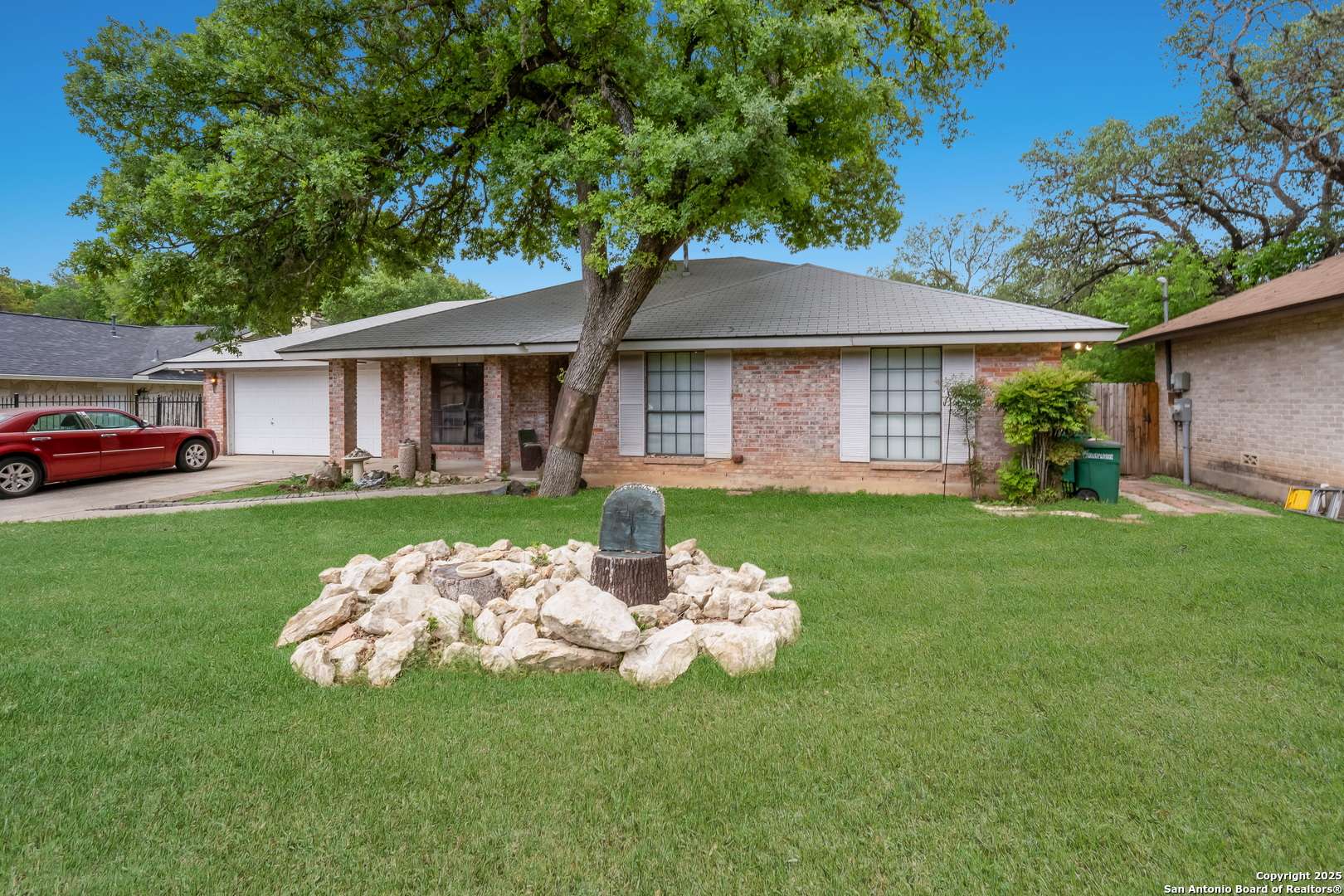 2542 Old Trail, San Antonio, TX 78247