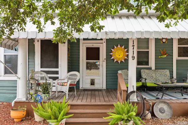 1719 interstate 35, San Antonio, TX 78208