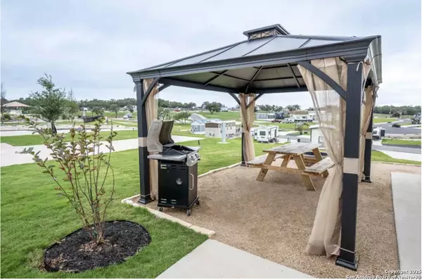 Fredericksburg, TX 78624,5386 RANCH ROAD 1376 #102