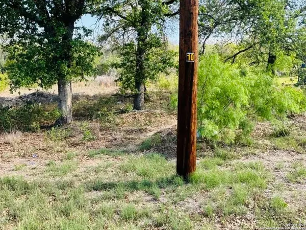 156 Sandy Ridge Drive, Poteet, TX 78065