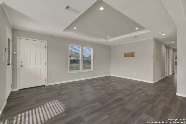 Seguin, TX 78155,209 Cordell Creek