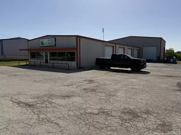Pleasanton, TX 78064,1237 Oaklawn