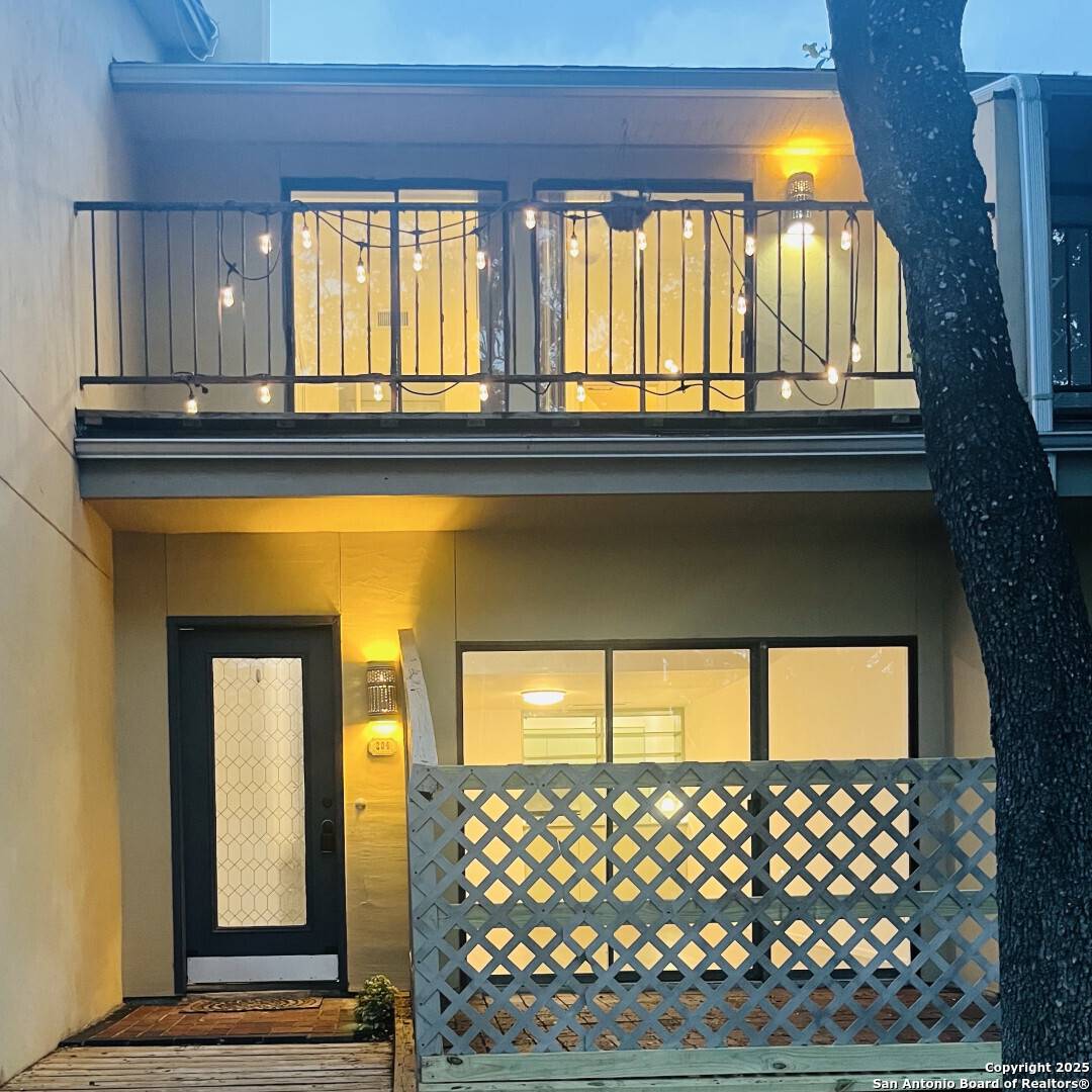 8642 Fredericksburg UNIT 204, San Antonio, TX 78240