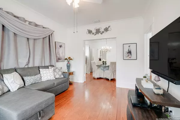 San Antonio, TX 78212,617 mulberry