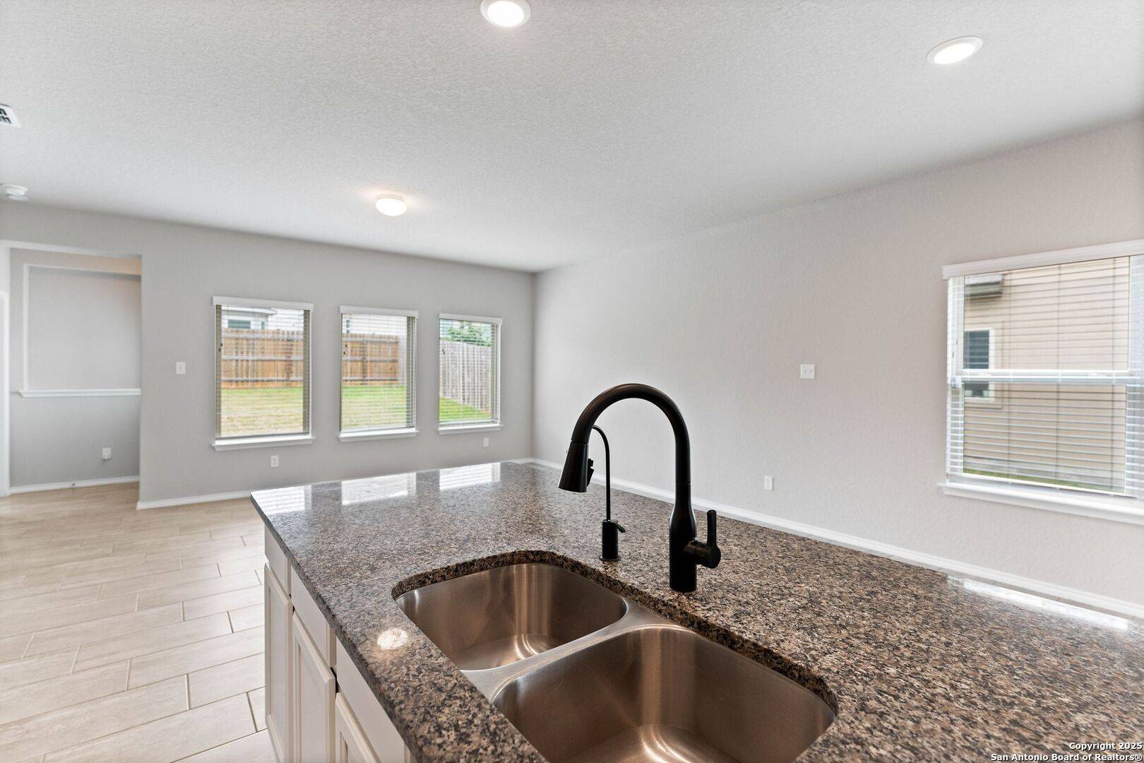 San Antonio, TX 78233-3033,15207 Comanche Gard