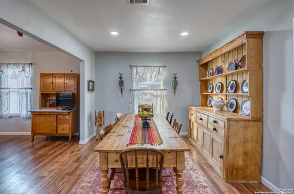 Uvalde, TX 78801,1100 N High