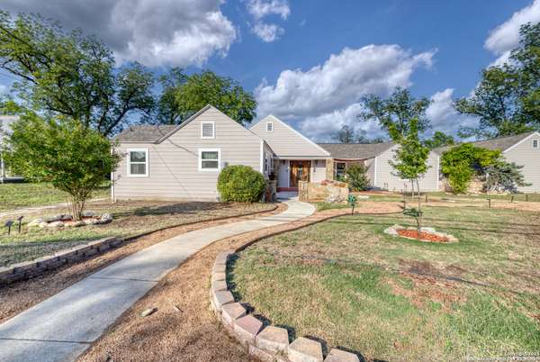 1100 High, Uvalde, TX 78801