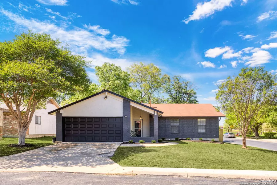 11403 Black Fox, San Antonio, TX 78245