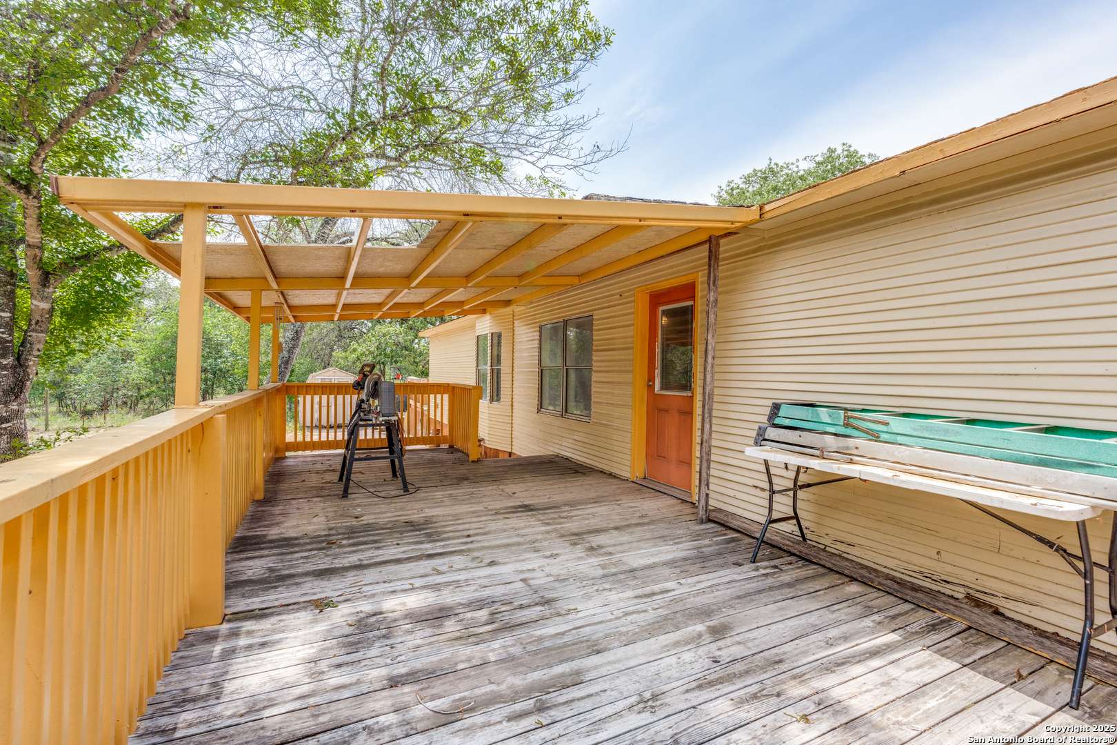 La Vernia, TX 78121,318 Hickory Run