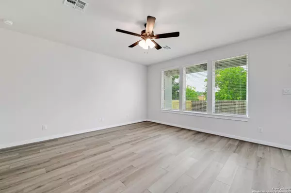 San Antonio, TX 78233,6031 Calgary Park