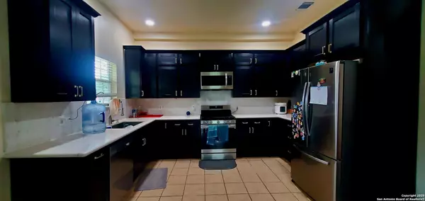 Pearsall, TX 78061,1121 N Oak