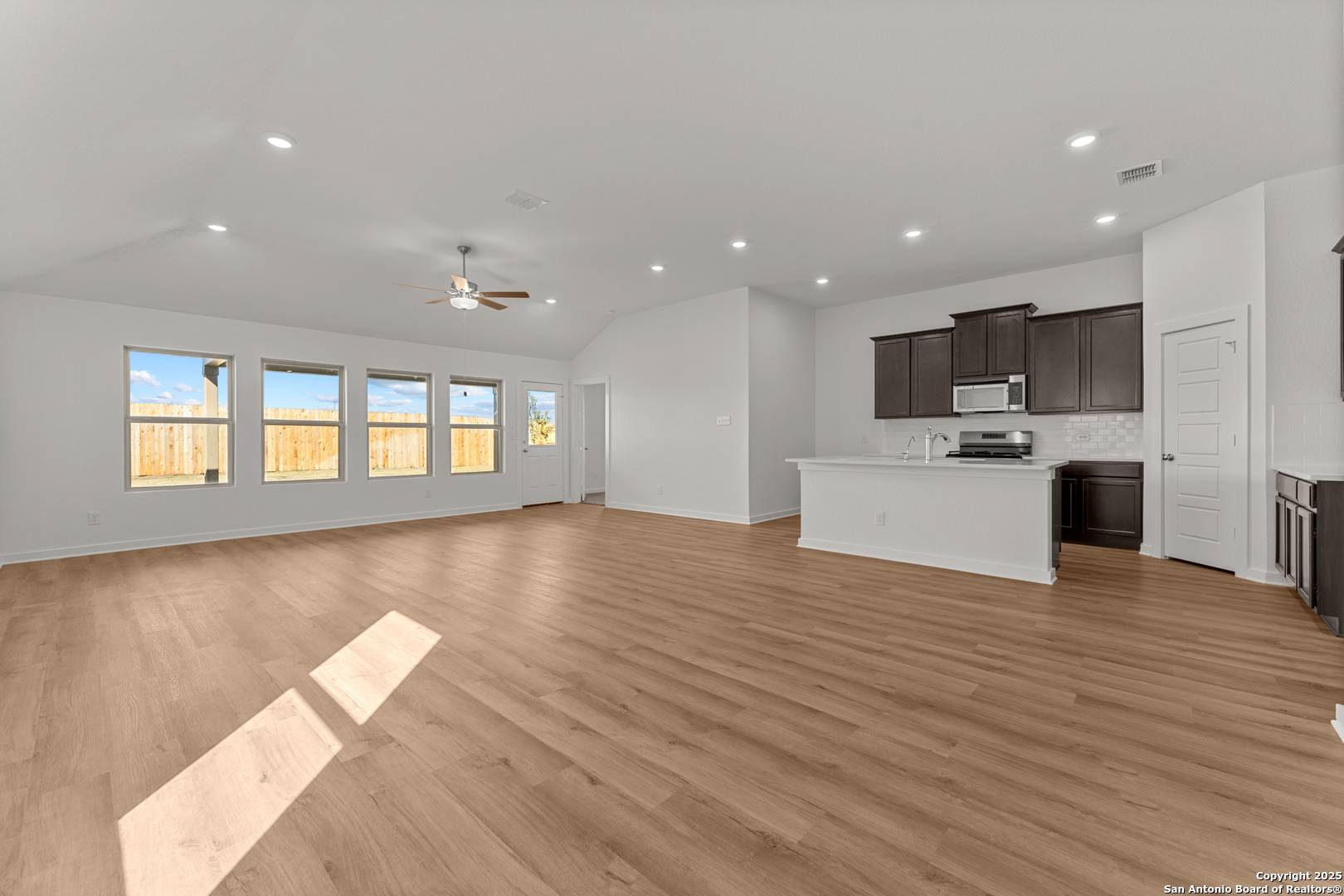 Seguin, TX 78155,1137 Water Valley