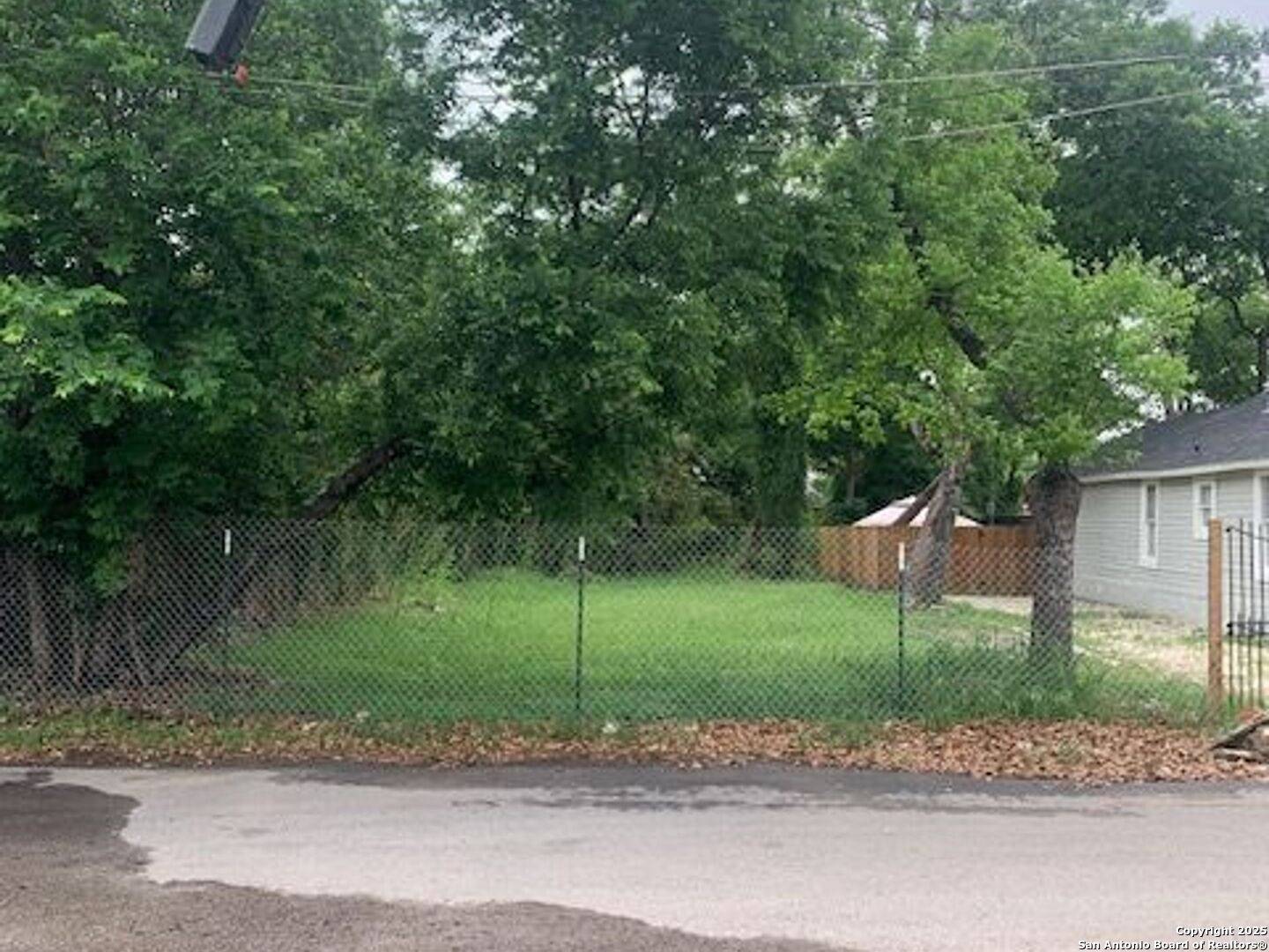 San Antonio, TX 78212,318 Trail Street