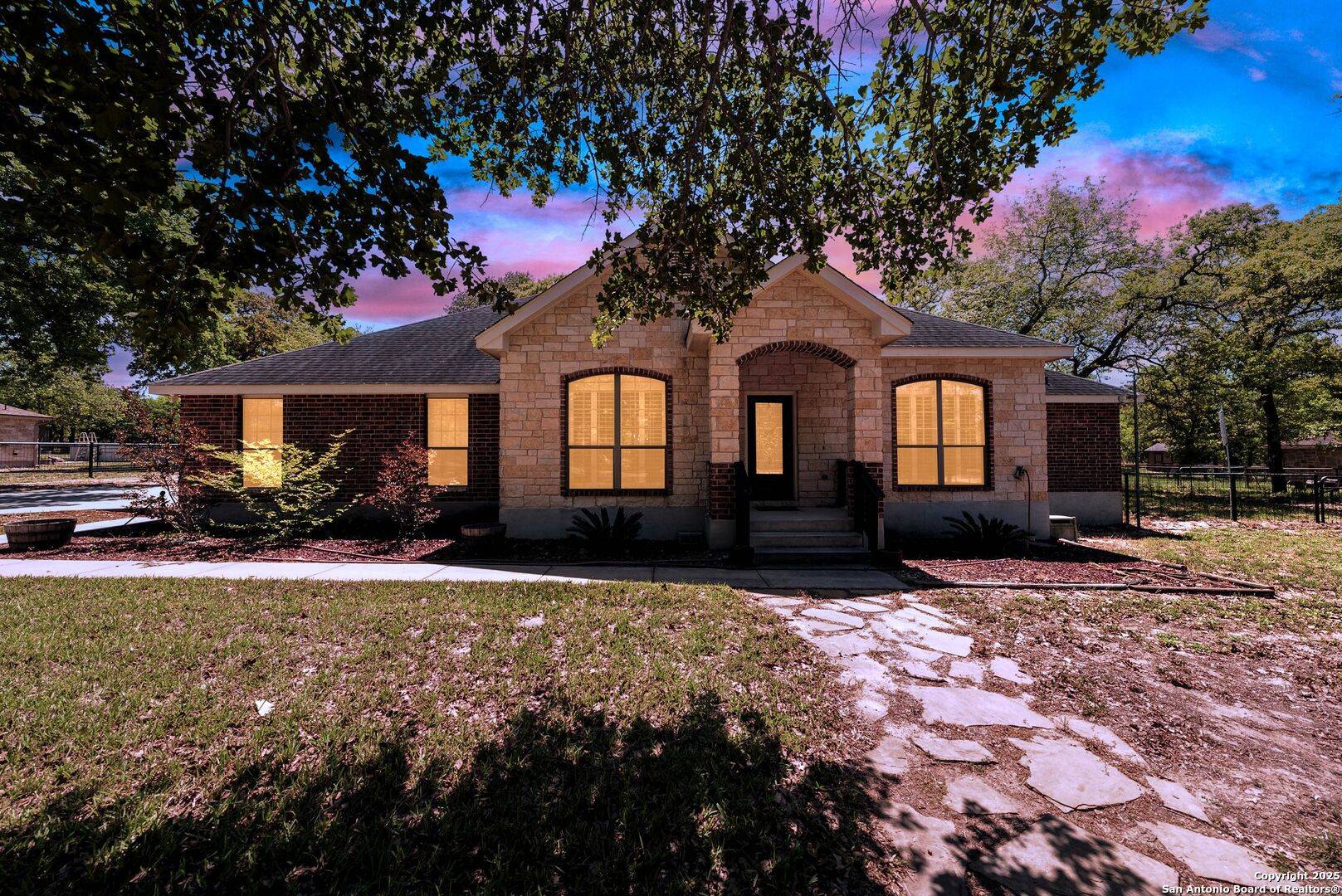 La Vernia, TX 78121,162 Champions Blvd