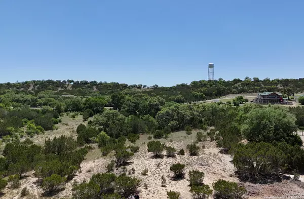 Bandera, TX 78003,772 HAGER RDG