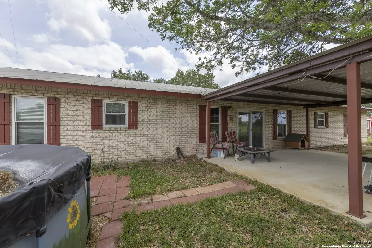 Pleasanton, TX 78064,865 Verdi Road