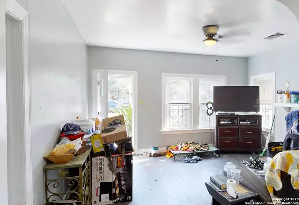 San Antonio, TX 78210,615 Avant Ave