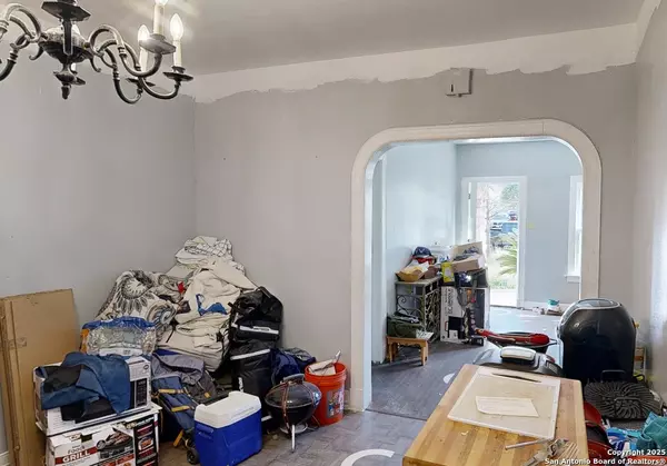 San Antonio, TX 78210,615 Avant Ave