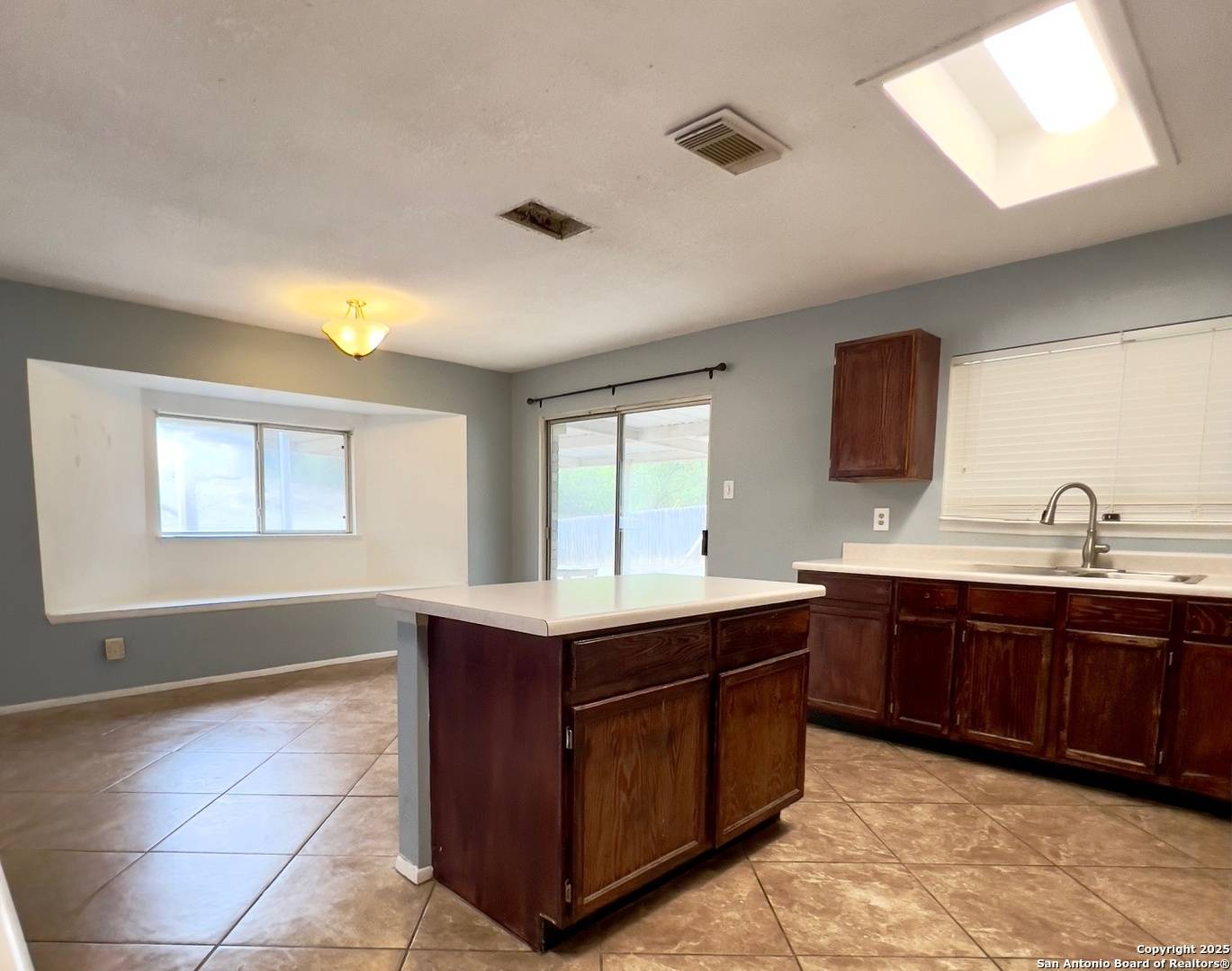 Live Oak, TX 78233,7301 Avery Rd