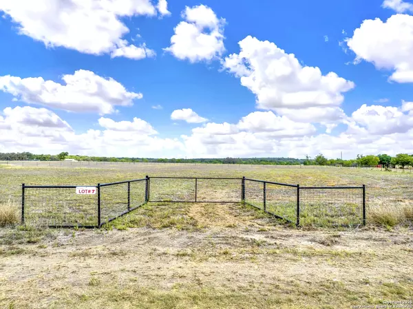 Hondo, TX 78861,LOT 7 CR 343
