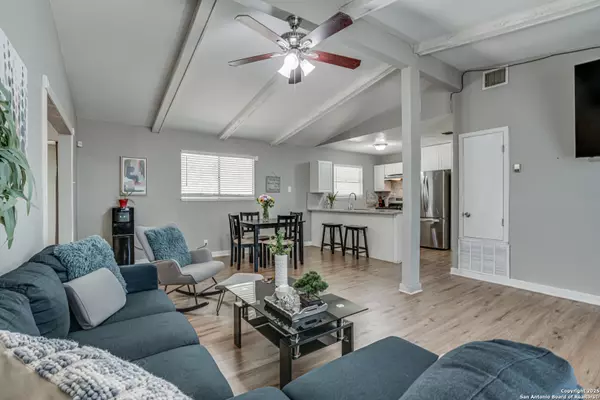 5011 Village Lawn, San Antonio, TX 78218