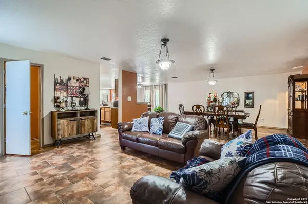 San Antonio, TX 78228,5402 Palamon Farm