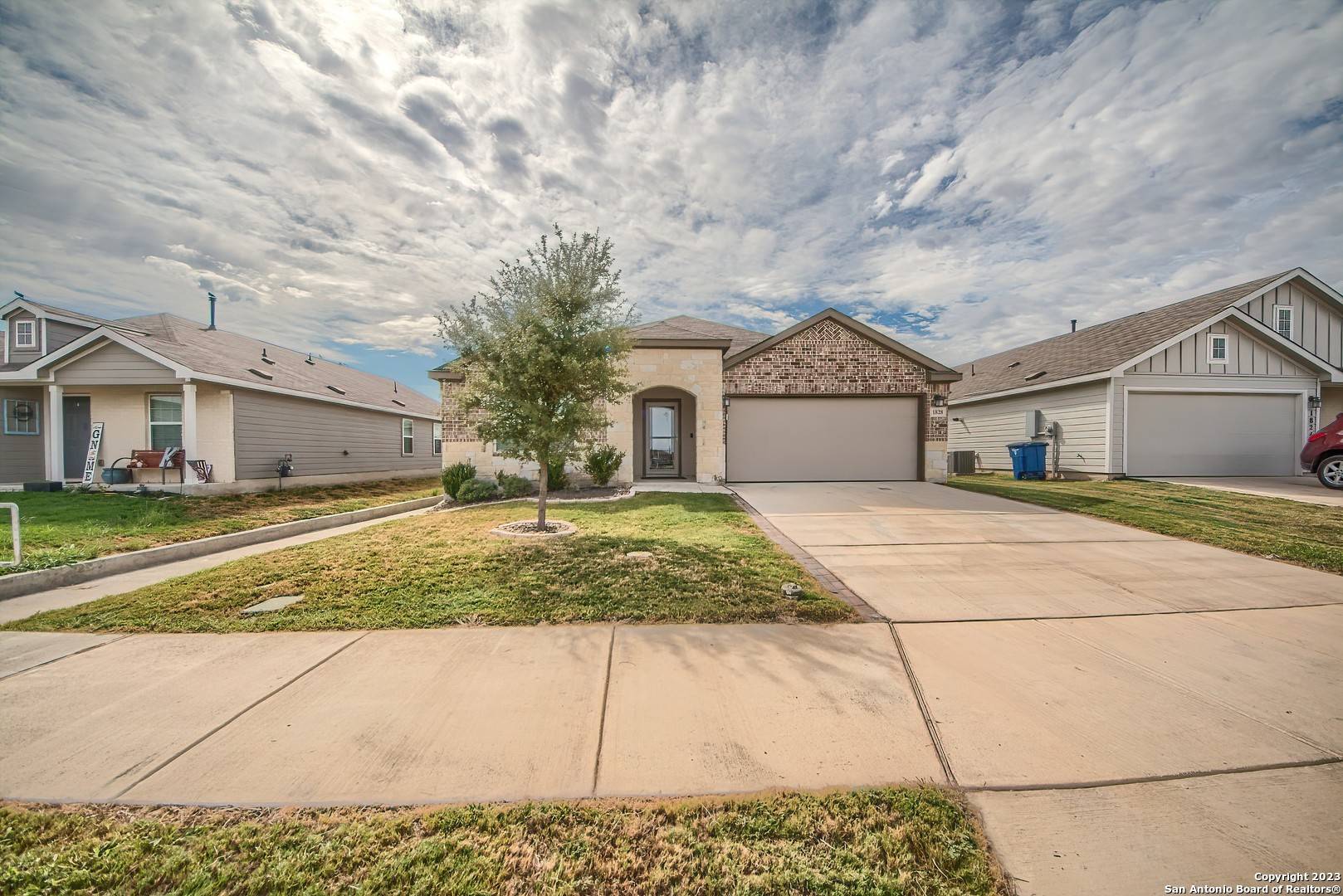 New Braunfels, TX 78130,1828 heather glen