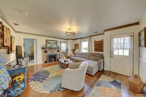 Harper, TX 78631,283 N Second St