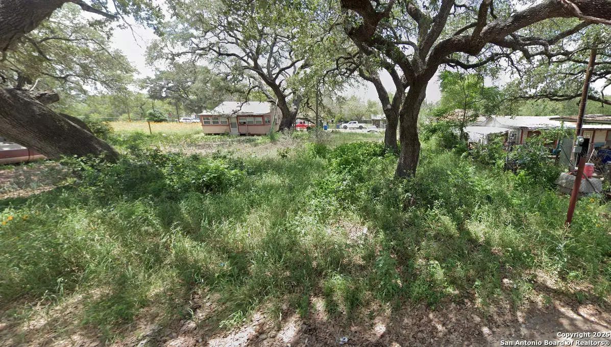 Devine, TX 78016,808 Chapa