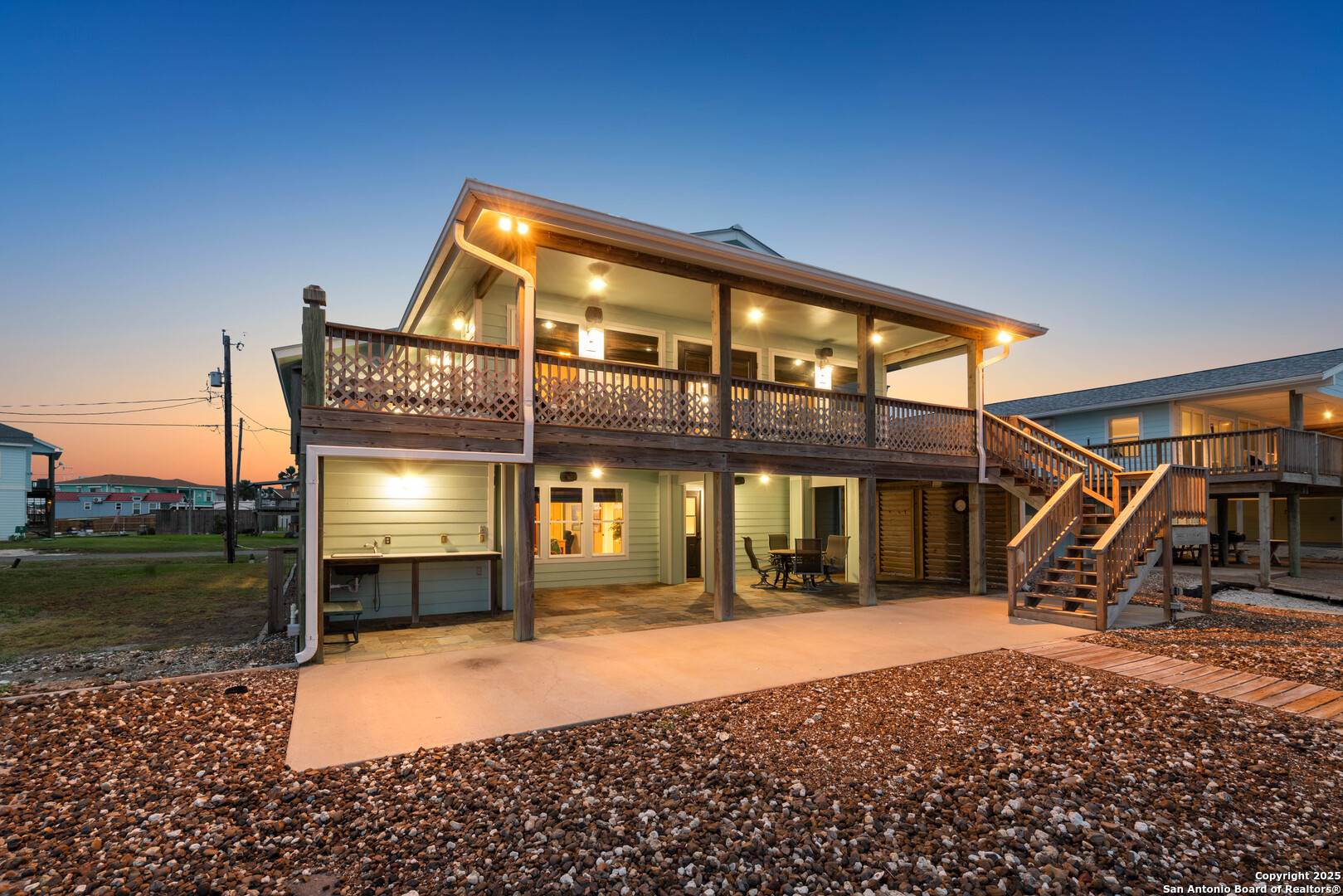 Rockport, TX 78382,672 Copano Ridge Rd