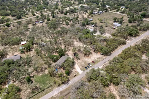 Natalia, TX 78059,157 County Road 6816