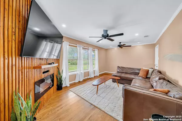Kerrville, TX 78028,135 Oak Way