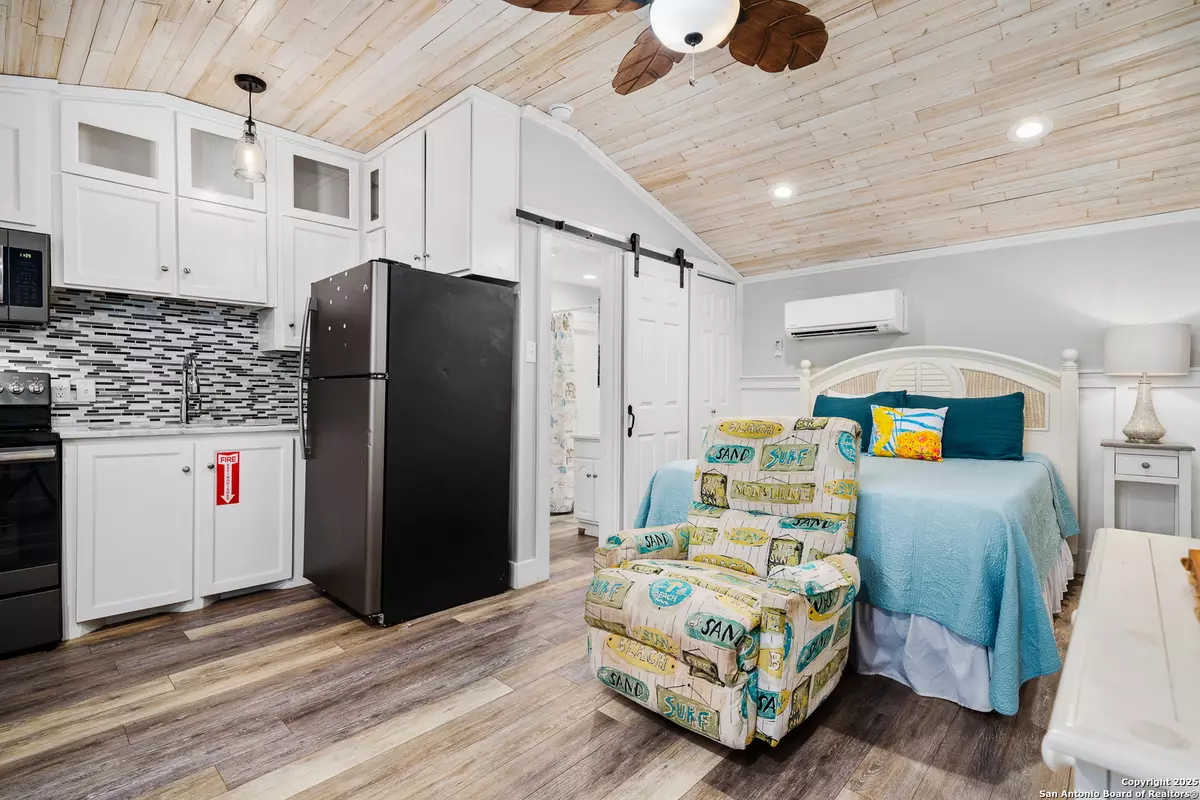Port Aransas, TX 78373,100 Brown