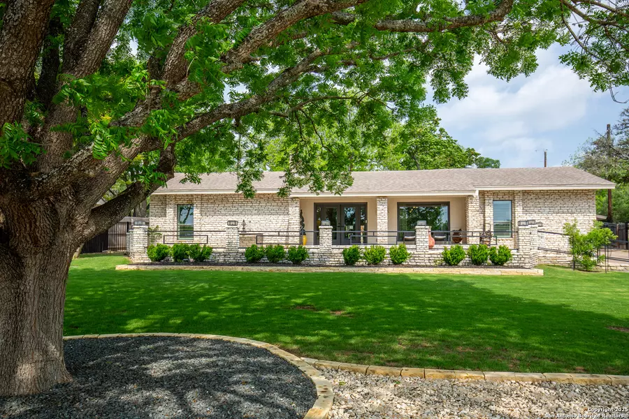 122 West Ln, Kerrville, TX 78028