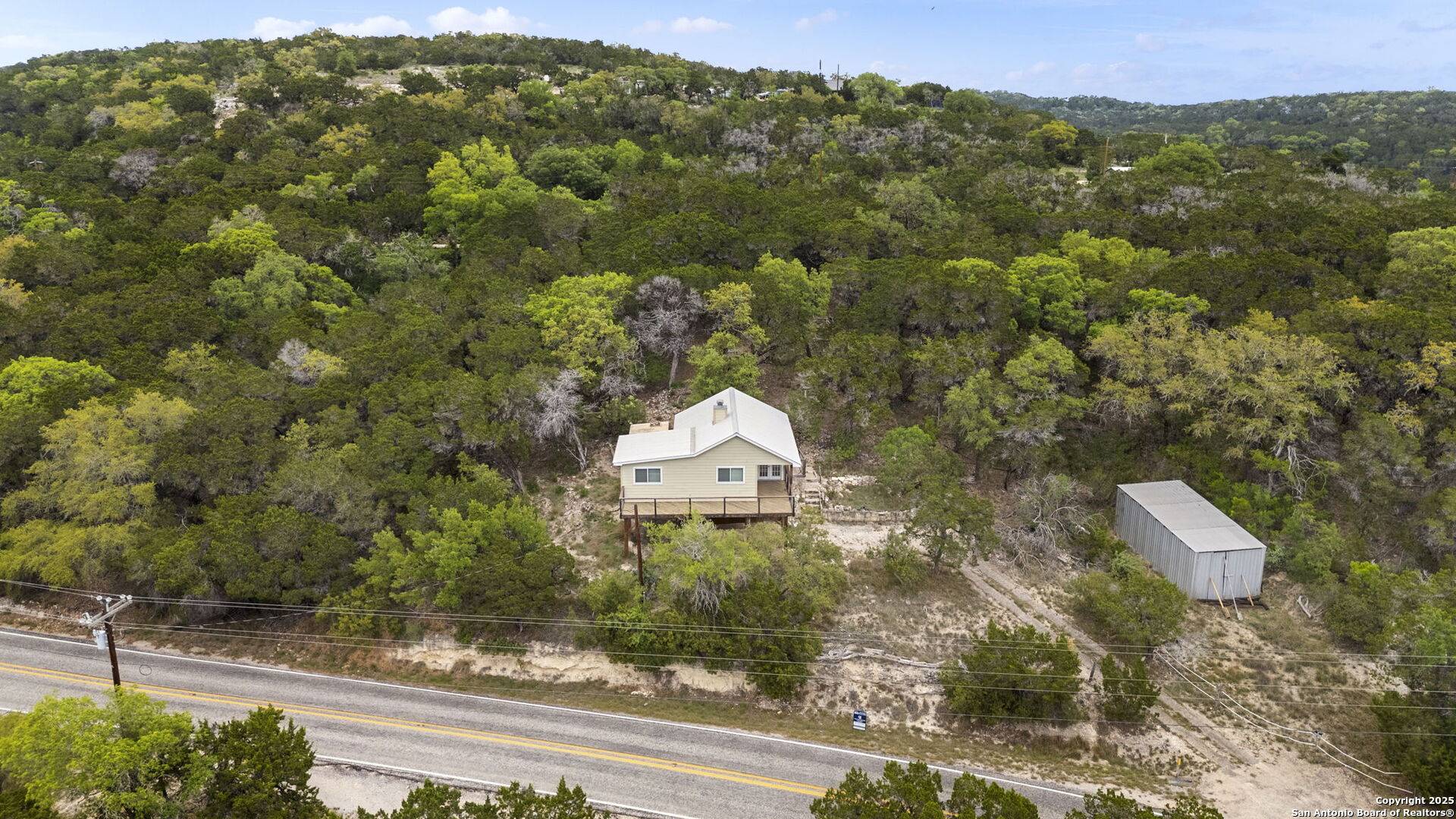 13700 Park Road 37, Lakehills, TX 78063