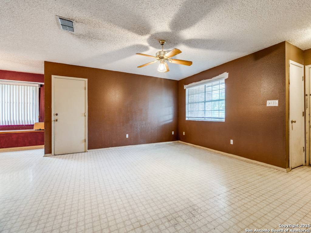 San Antonio, TX 78250,8434 Timber Loche
