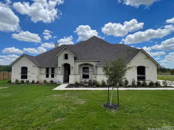 875 Stone Loop, Castroville, TX 78009