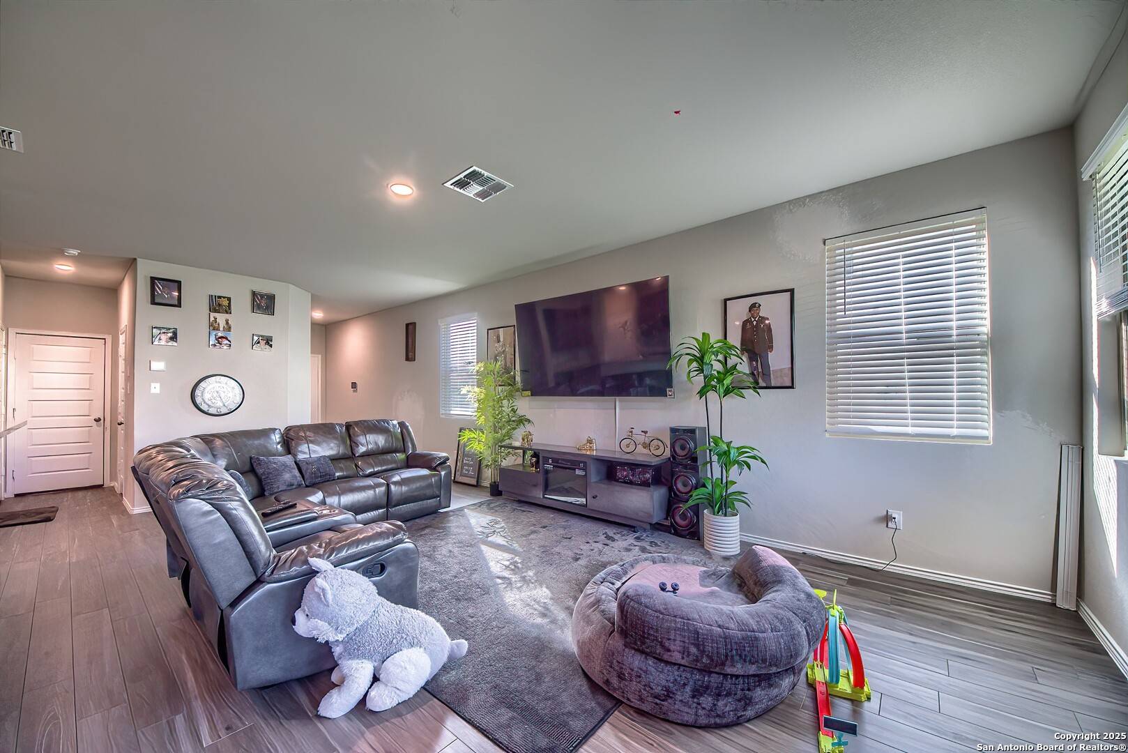 San Antonio, TX 78222,5011 SANDSTONE WAY