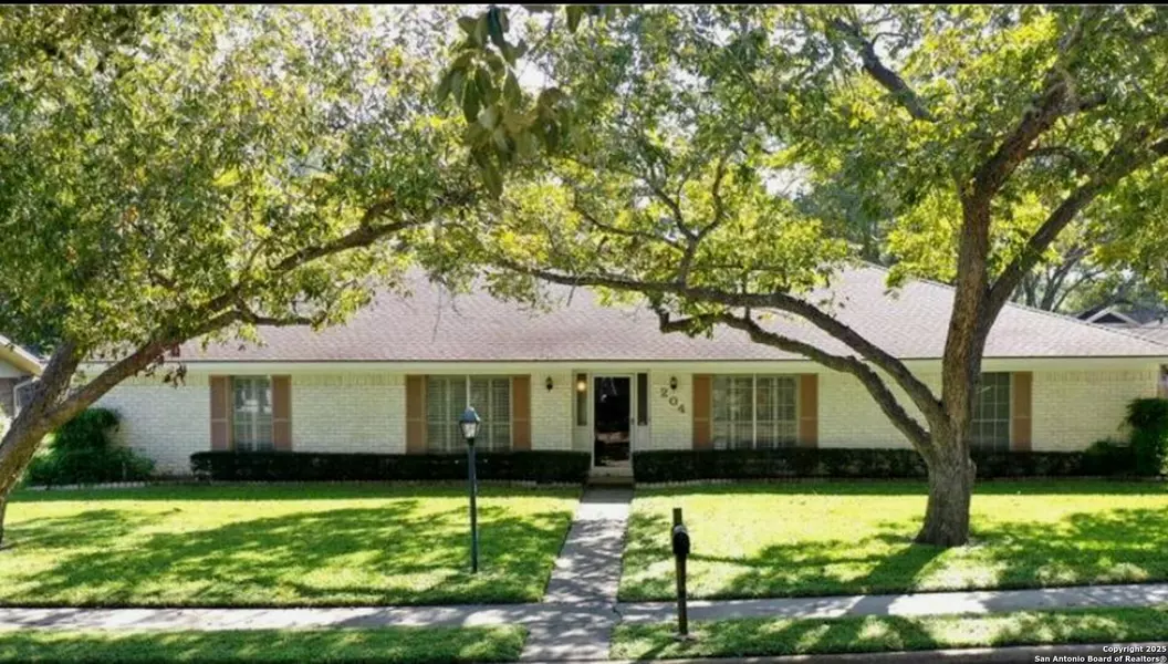 204 Hampshire, Victoria, TX 77904