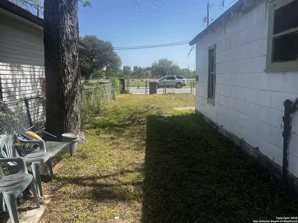 San Antonio, TX 78210,811 THEO PWY