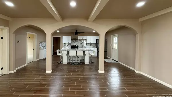 Elmendorf, TX 78112,7274 Fm 327
