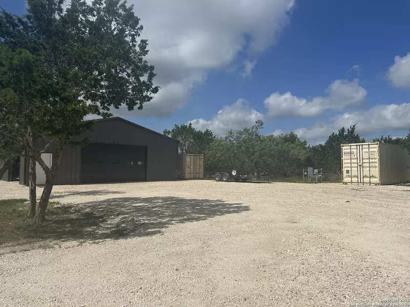 165 Mari B, Center Point, TX 78010