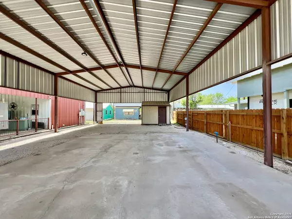 Brackettville, TX 78832,85 Redbud