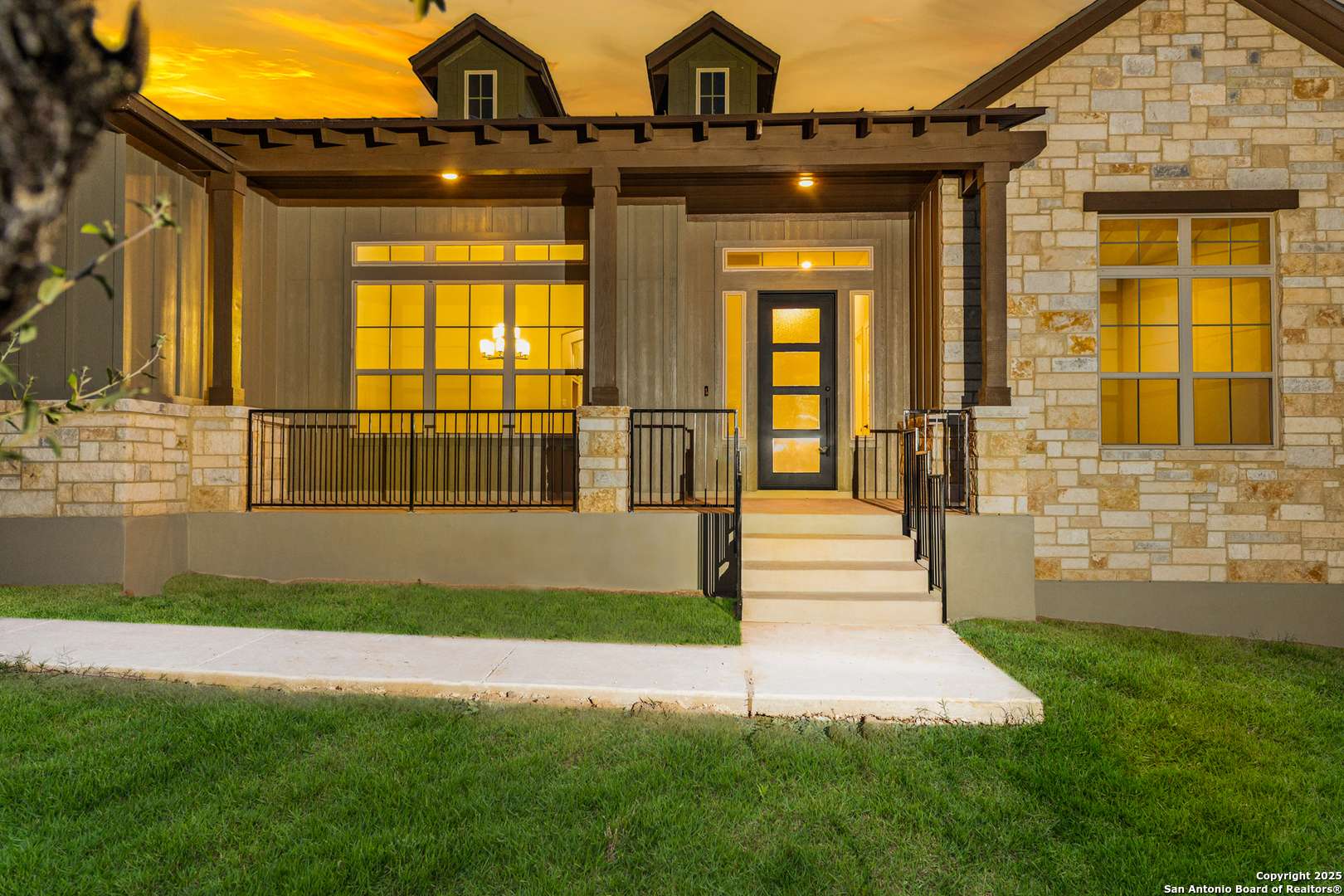 Castroville, TX 78009,399 James Way