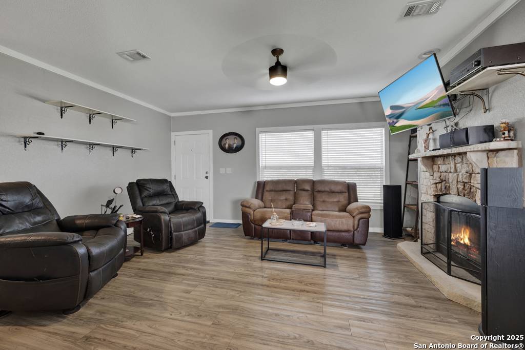 Seguin, TX 78155,129 Muehl